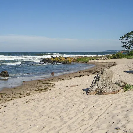 3 Bedroom Gorgeous In Semesterbostad *