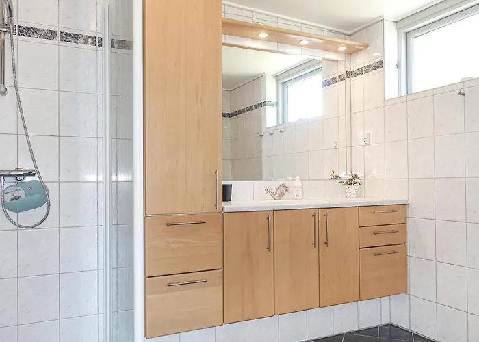 3 Bedroom Gorgeous In Hébergement de vacances Allinge-Sandvig