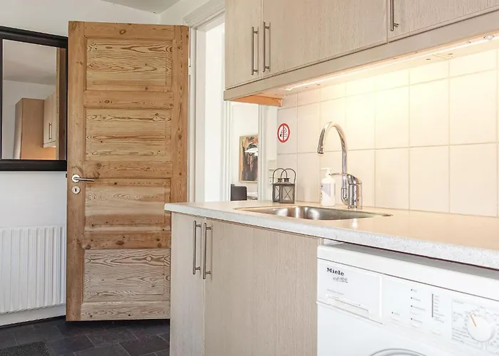 3 Bedroom Gorgeous In Prázdninový dům
